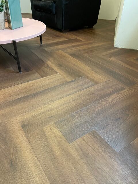 Spine Pavimento Vinilico in PVC stile classico